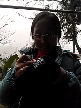 cute love00 online show from 11, 2, 2026