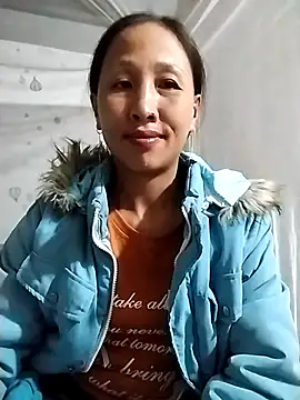 cute love00 online show from 3, 11, 2025