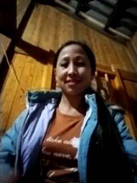 cute love00 online show from 4, 11, 2025