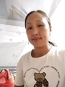 cute love00 online show from 15, 10, 2025