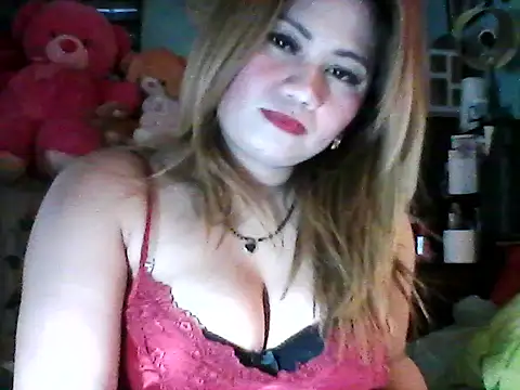 Snapshot of Miss_Heart chatting on 5, 12, 2025 Miss Heart online show from 5, 12, 2025