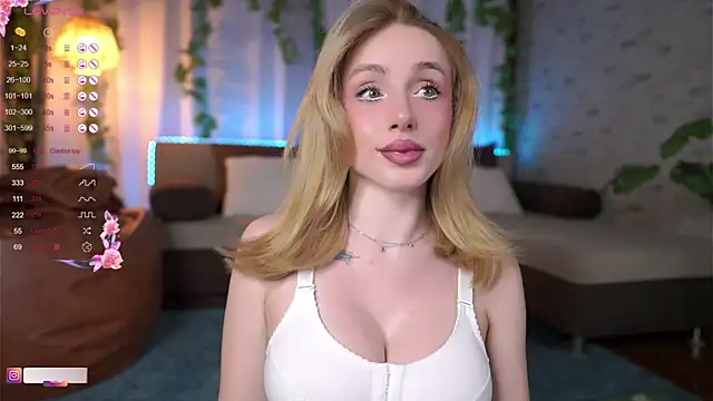 BabyyyLunaX online show from 8, 6, 2026