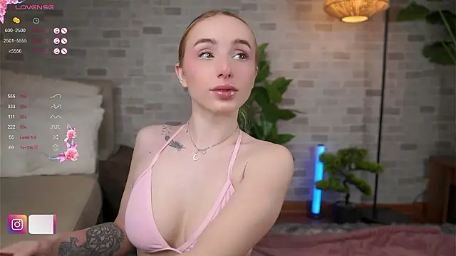 BabyyyLunaX online show from 13, 2, 2026