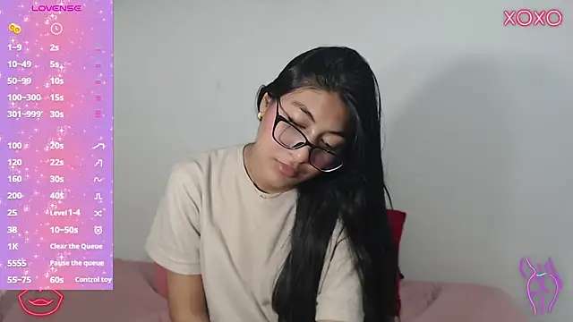 Allison 19   online show from 17, 10, 2025