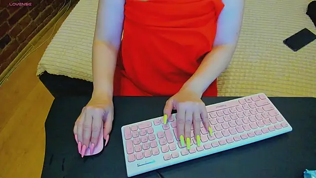 Cutiee Alicee online show from 8, 5, 2026
