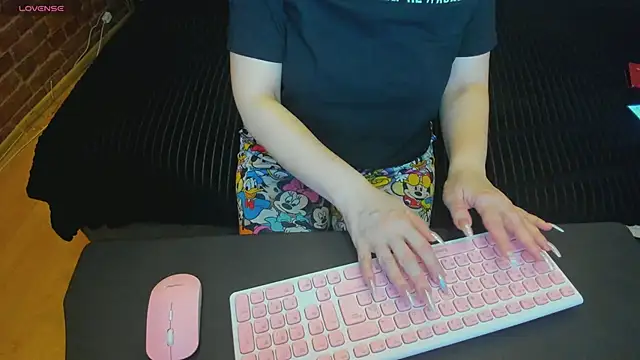 Cutiee Alicee online show from 12, 4, 2026