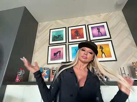 chanelstjames online show from 24, 2, 2026