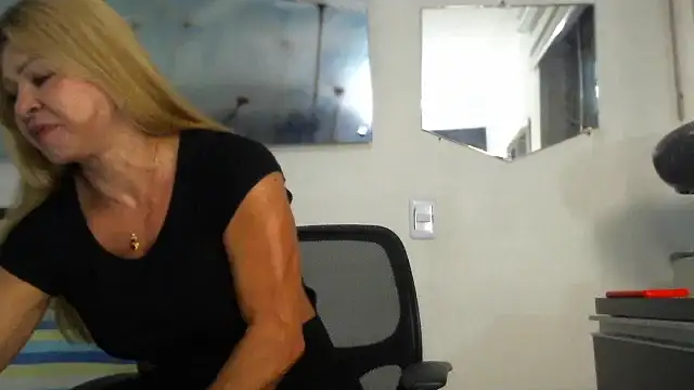 Mirianzapata 1 online show from 14, 2, 2026