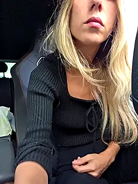 PetiteSecrets online show from 15, 10, 2025