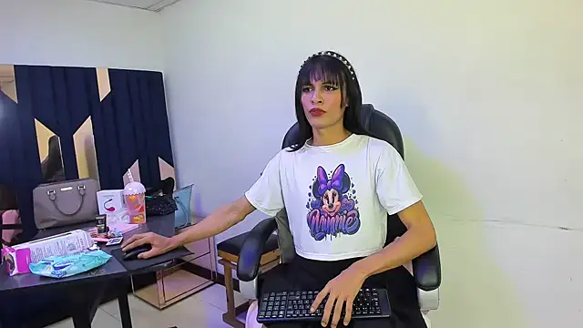 Aisha hotts777 online show from 11, 4, 2026