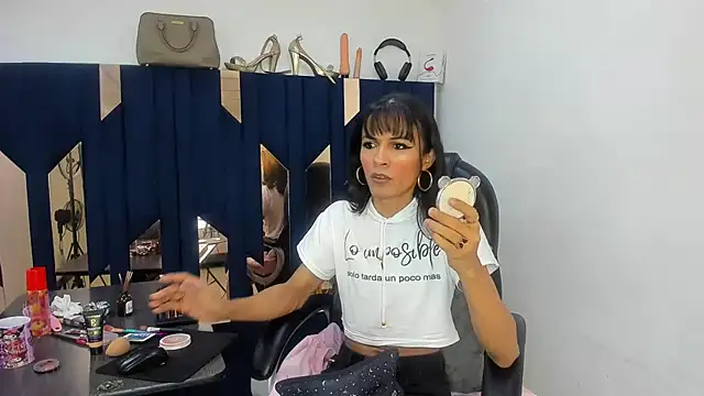 Aisha hotts777 online show from 24, 4, 2026