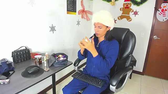 Aisha hotts777 online show from 9, 1, 2026