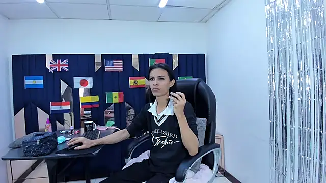 Aisha hotts777 online show from 6, 7, 2026