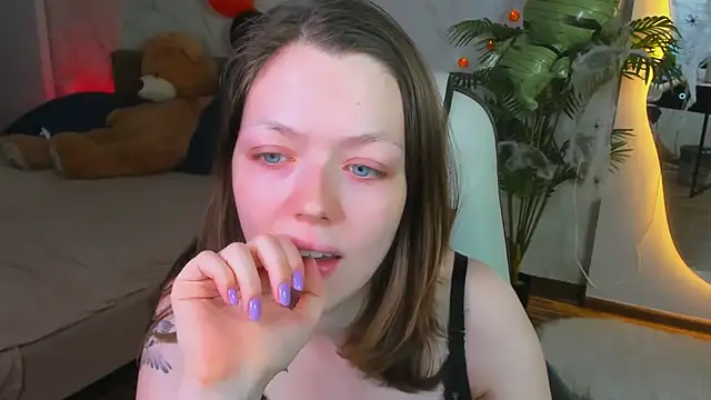 Lunar Lily online show from 2, 11, 2025