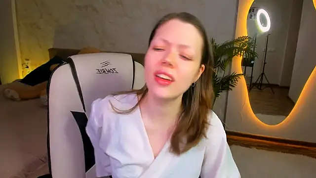 Lunar Lily online show from 1, 12, 2025