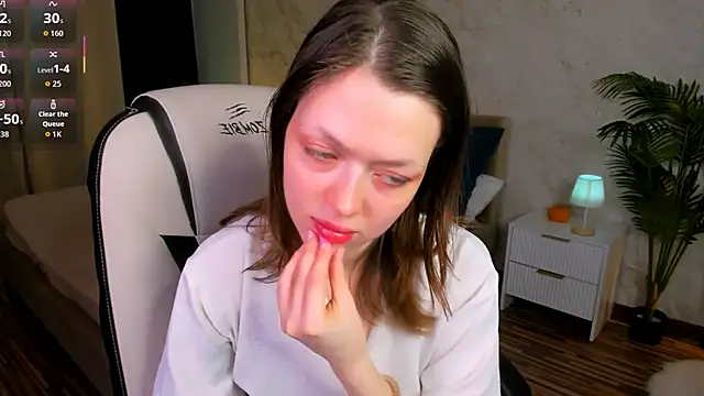 Lunar Lily online show from 14, 11, 2025