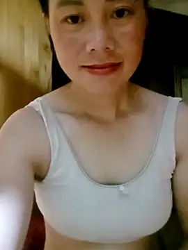 Snapshot of LyyChac chatting on 10, 9, 2025 LyyChac online show from 10, 9, 2025