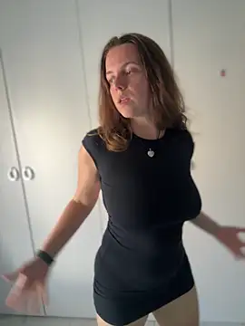 TenderLaGlamor online show from 25, 9, 2025