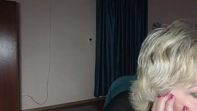 Snapshot of Rosette_Pricky chatting on 15, 11, 2025 Rosette Pricky online show from 15, 11, 2025