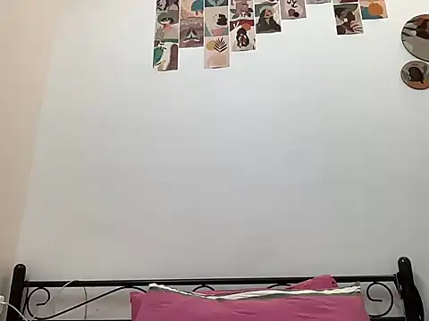 Snapshot of LucytheDevilQueen chatting on 17, 10, 2025 LucytheDevilQueen online show from 17, 10, 2025