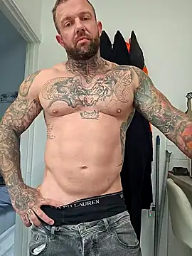 tattedmuscle1 online show from 12, 10, 2025