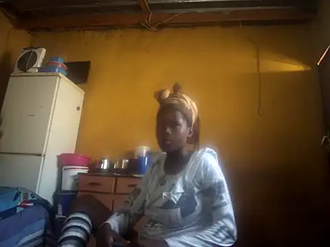 Snapshot of Caramelchick01 chatting on 3, 10, 2025 Caramelchick01 online show from 3, 10, 2025