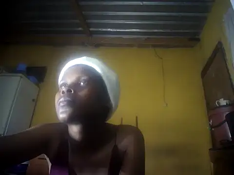 Snapshot of Caramelchick01 chatting on 9, 9, 2025 Caramelchick01 online show from 9, 9, 2025