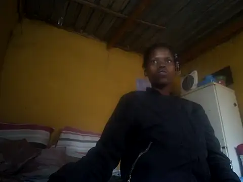 Snapshot of Caramelchick01 chatting on 25, 9, 2025 Caramelchick01 online show from 25, 9, 2025