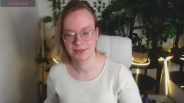 Amanda Butlerr online show from 14, 12, 2025