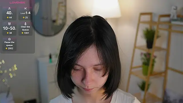 SuzanneHowse online show from 5, 11, 2025