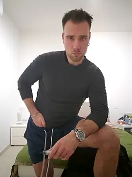 Snapshot of mrlyuis chatting on 27, 11, 2025 mrlyuis online show from 27, 11, 2025