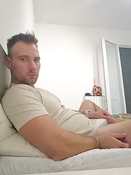 Snapshot of mrlyuis chatting on 14, 9, 2025 mrlyuis online show from 14, 9, 2025