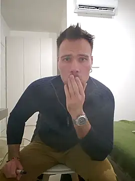 Snapshot of mrlyuis chatting on 27, 11, 2025 mrlyuis online show from 27, 11, 2025