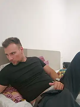 Snapshot of mrlyuis chatting on 15, 9, 2025 mrlyuis online show from 15, 9, 2025