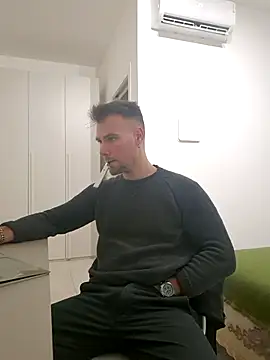 mrlyuis online show from 4, 12, 2025