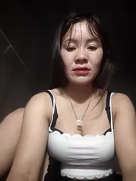 Snapshot of TinTim02 chatting on 22, 4, 2026 TinTim02 online show from 22, 4, 2026