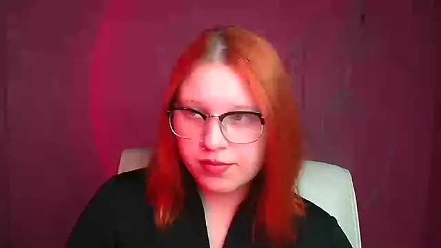 ScarletVixen  online show from 13, 9, 2025