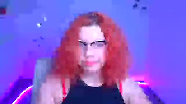 ScarletVixen  online show from 24, 9, 2025