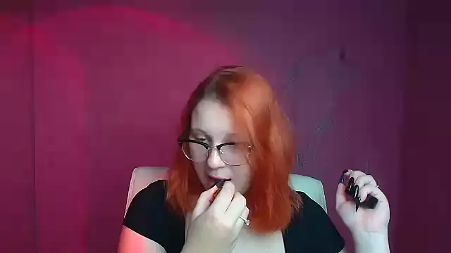 ScarletVixen  online show from 11, 9, 2025