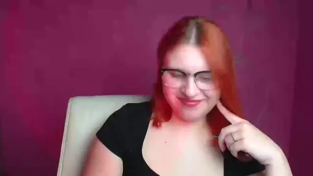 ScarletVixen  online show from 18, 9, 2025