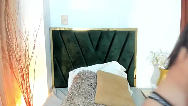 SagiraBelle online show from 9, 10, 2025