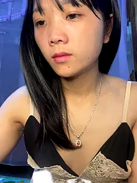 Snapshot of thaoyeuuu chatting on 11, 9, 2025 thaoyeuuu online show from 11, 9, 2025