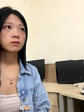 Snapshot of thaoyeuuu chatting on 30, 9, 2025 thaoyeuuu online show from 30, 9, 2025