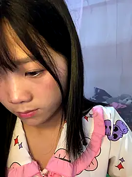 Snapshot of thaoyeuuu chatting on 3, 10, 2025 thaoyeuuu online show from 3, 10, 2025