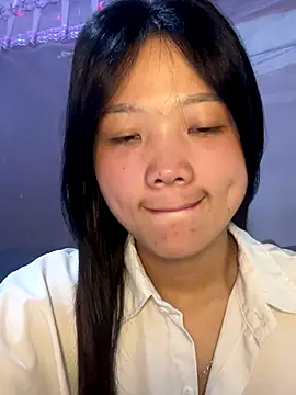 Snapshot of thaoyeuuu chatting on 16, 9, 2025 thaoyeuuu online show from 16, 9, 2025