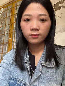 Snapshot of thaoyeuuu chatting on 6, 10, 2025 thaoyeuuu online show from 6, 10, 2025