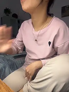 Snapshot of bunny_b4nny chatting on 6, 1, 2026 bunny b4nny online show from 6, 1, 2026