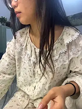 Snapshot of bunny_b4nny chatting on 7, 1, 2026 bunny b4nny online show from 7, 1, 2026