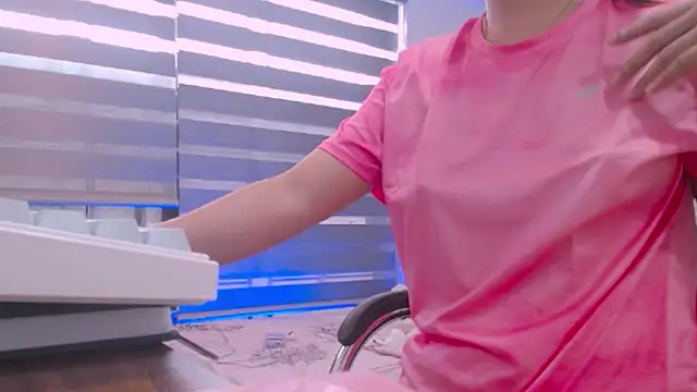 Snapshot of bunny_b4nny chatting on 11, 10, 2025 bunny b4nny online show from 11, 10, 2025