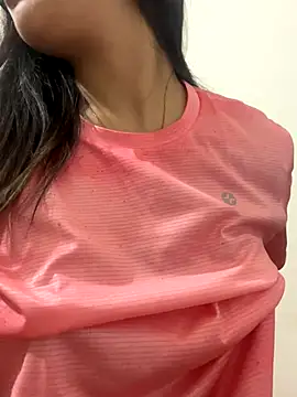 Snapshot of bunny_b4nny chatting on 12, 10, 2025 bunny b4nny online show from 12, 10, 2025